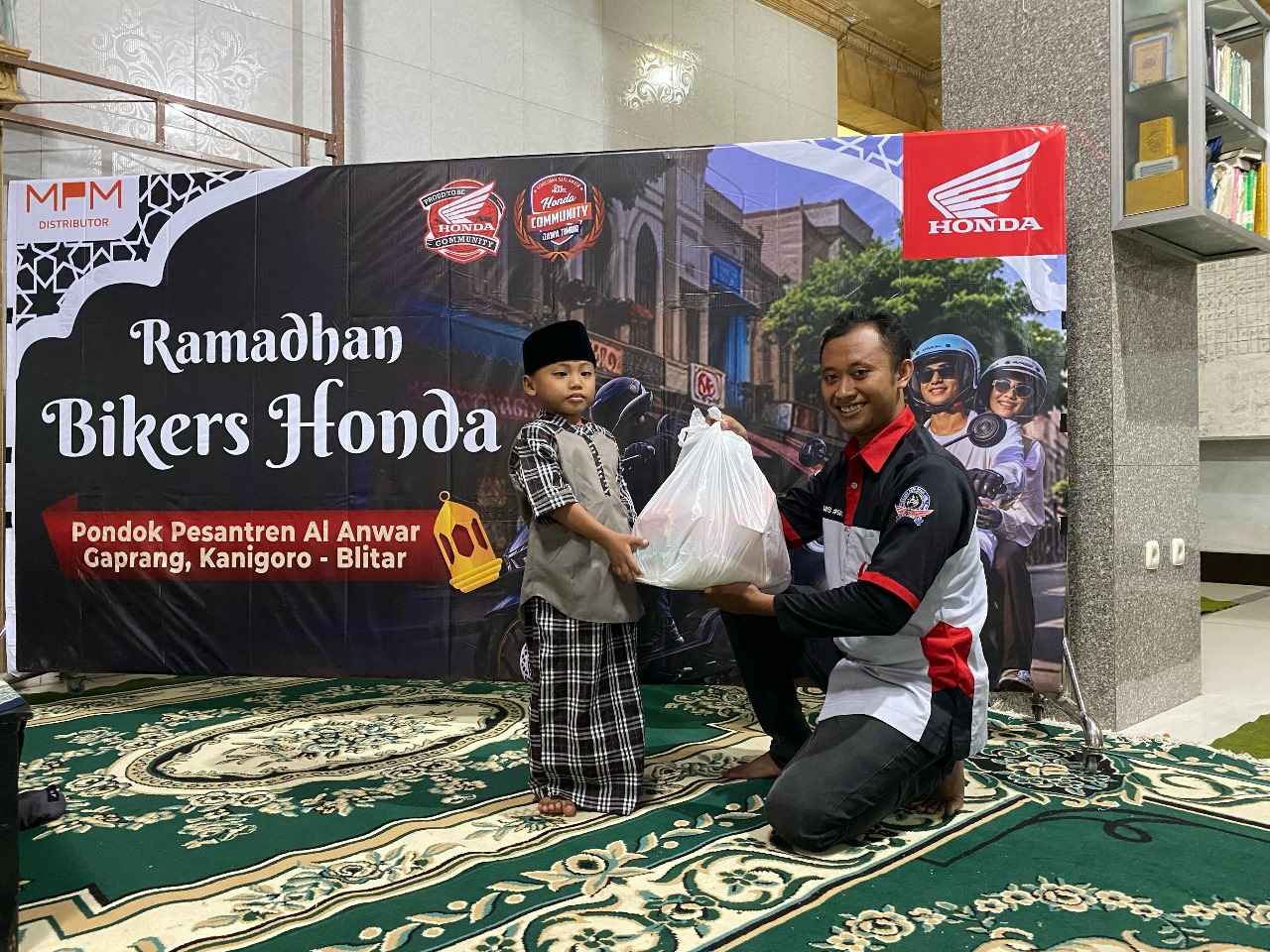 Ramadhan Penuh Berkah, Honda Bikers Blitar Berbagi dan Perkuat Silaturahmi